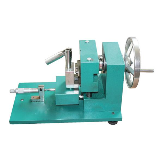 Manual notch sample cutter